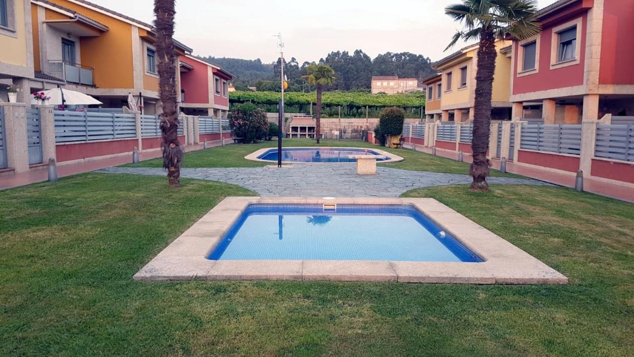 Chalet Vacacional Salnes Sur Con Piscina 坎巴多斯 外观 照片
