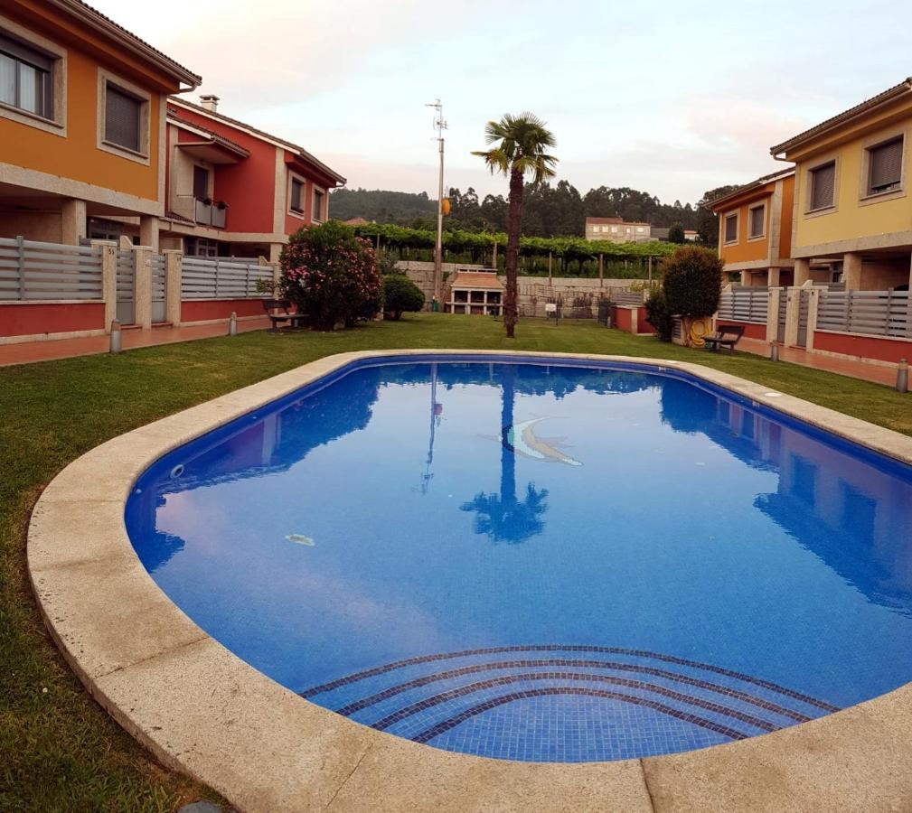Chalet Vacacional Salnes Sur Con Piscina 坎巴多斯 外观 照片
